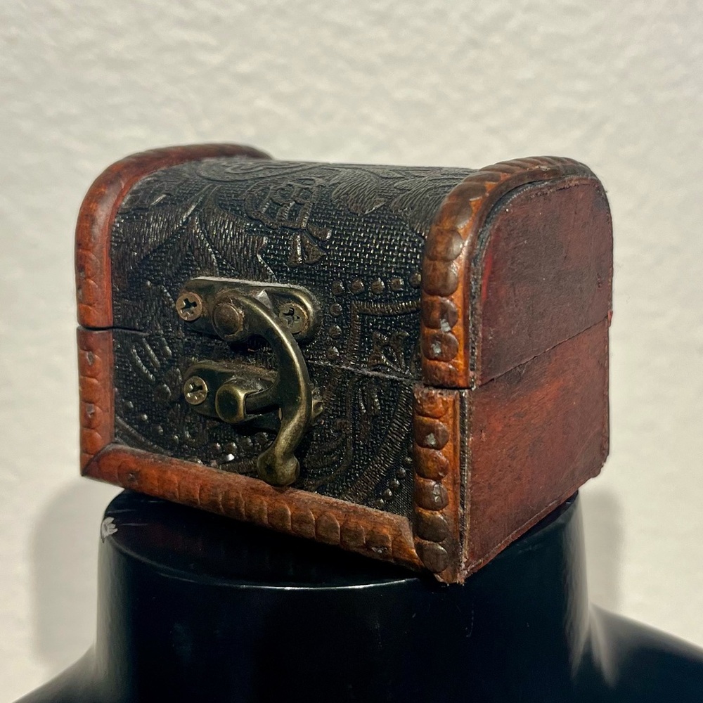 Small Vintage Style Wooden Trinket Box